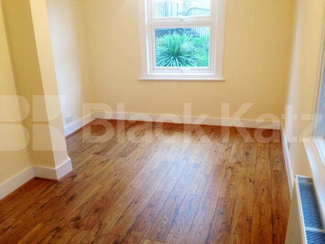 			LET, 2 Bedroom, 1 bath, 1 reception Apartment			 Handforth Road, Oval